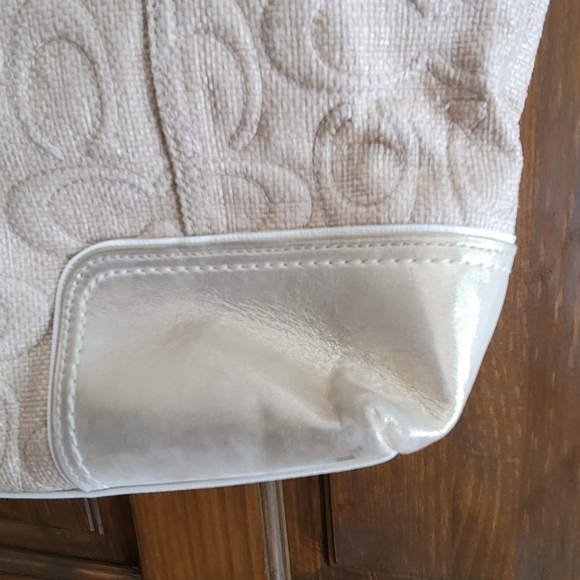 Coach Poppy Elegant Gold And Cream Designer Tote Bag - Picture 8 of 13